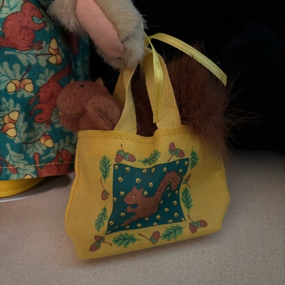 Muffy Vanderbear Squirrel Friend A Walk in the Park - Picture 3 of 6